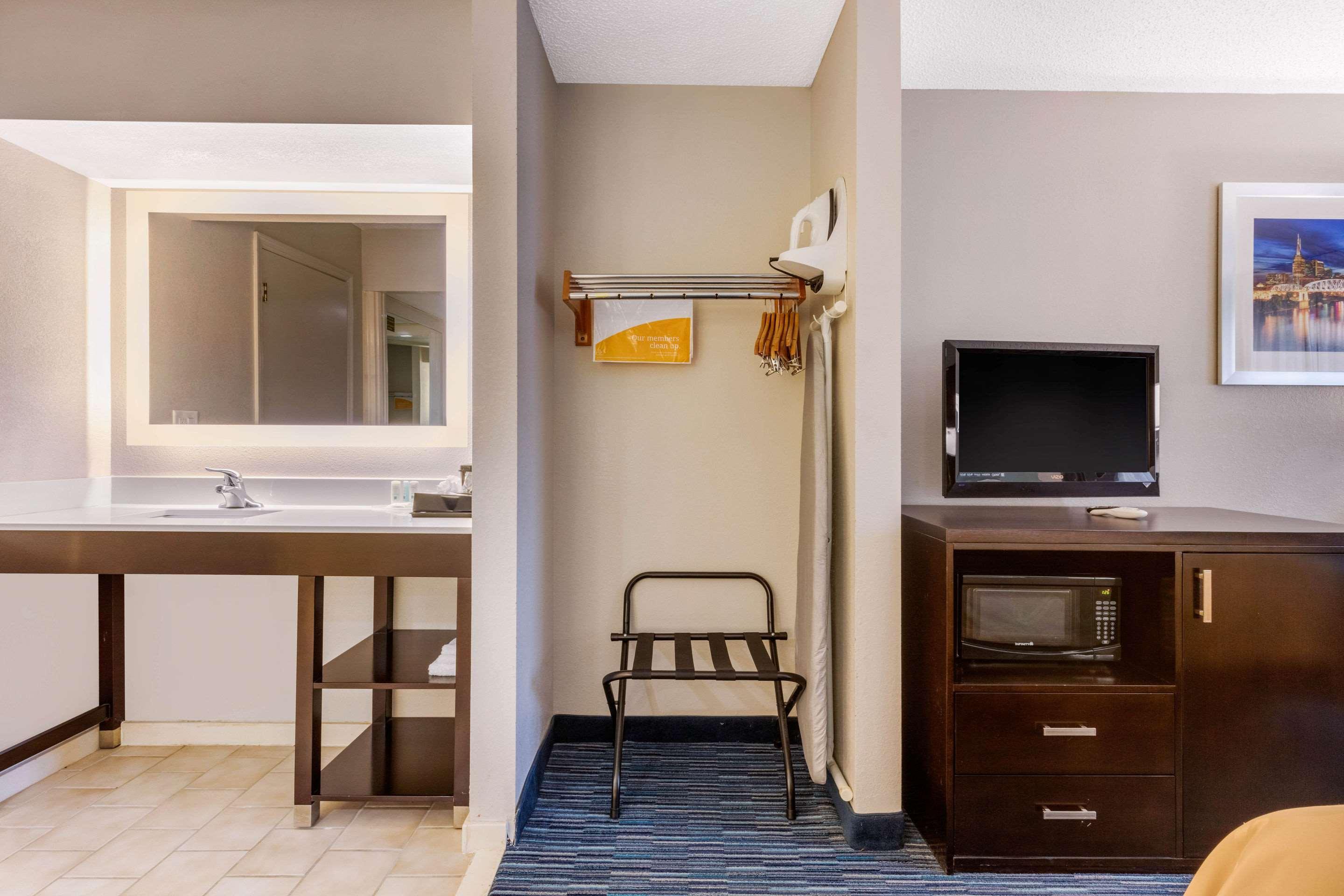 Quality Inn Gordonsville Exteriör bild